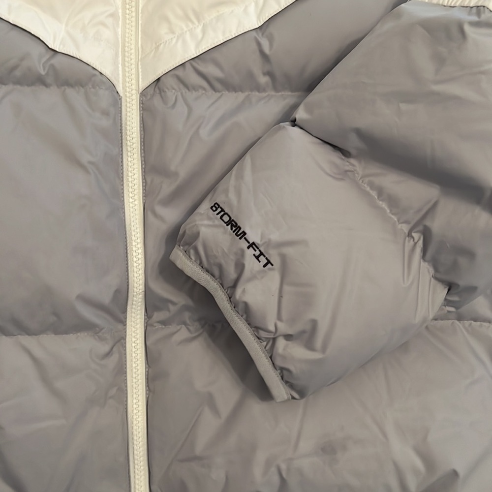 Nike Puffer Jacket - Picture 2 of 4